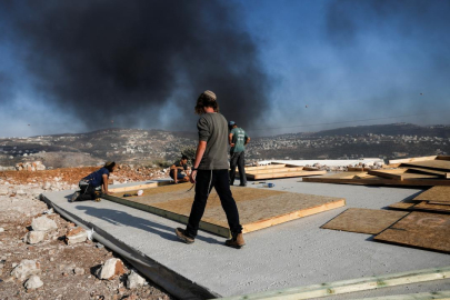 İşgalci İsrailliler, Batı Şeria'da bir caminin girişini yaktı