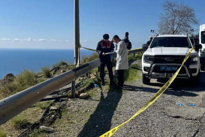 45 yaşındaki kadın yol kenarında ölü bulundu