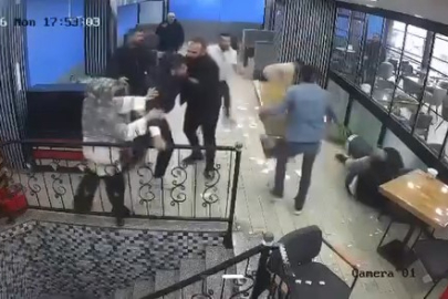 Bursa'da kafede çıkan kavgada ortalık savaş alanına döndü