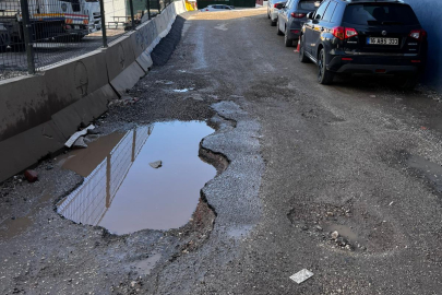 Bursa merkezde asfalt tepkisi: Vatandaş çukurlardan şikâyetçi