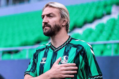 Sakaryaspor'da Caner Erkin ile yollar ayrıldı