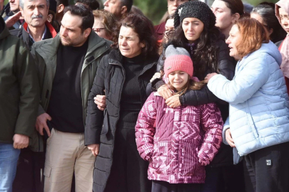 Şehit pilota veda... Küçük kızının gözyaşları yürek dağladı