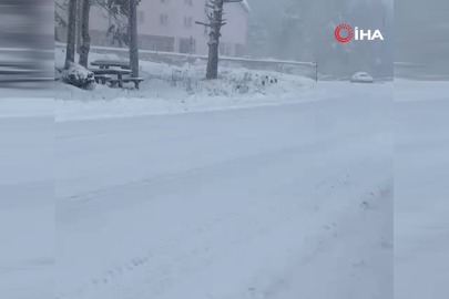 Uludağ'da dün gece yoğun kar yağdı, kar kalınlığı 163 santimetreye ulaştı