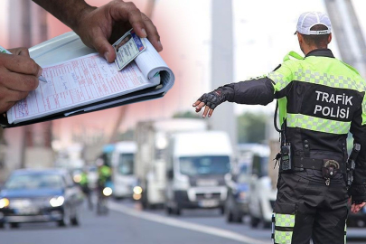 Karayolları Trafik Kanunu'ndaki yeni düzenleme Resmi Gazete'de! Suçlar ve cezalar