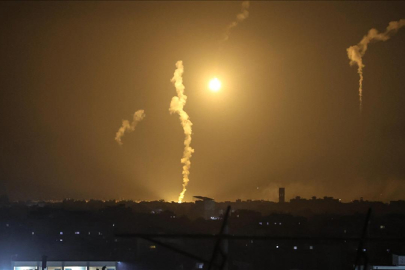 Katil İsrail'in Gazze'deki hava saldırılarında 4 Filistinli yaşamını yitirdi