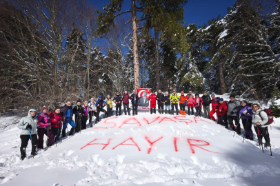Bursa'da dağcılardan 'Savaşa hayır' yürüyüşü