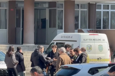 Lise öğrencisi, 2 öğretmeni ile bir öğrenciyi bıçakladı