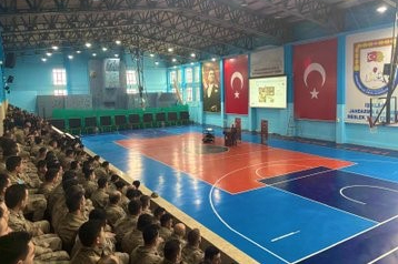 Bursa’da Jandarmadan öğrencilere narkotik eğitimi