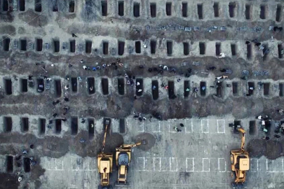 İsrail'in öldürdüğü onlarca çocuk yan yana defnedilecek