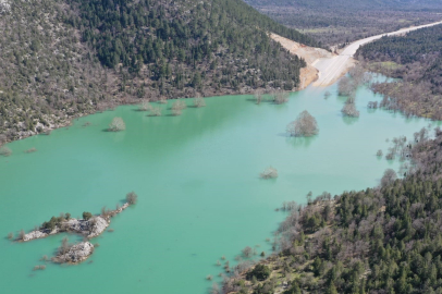 Antalya-Konya karayolu 20 gündür sular altında