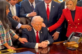 Trump kendisine dua seansı yaptırdı