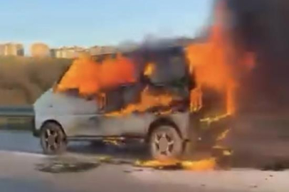 Bursa'da hafif ticari araç alev aldı