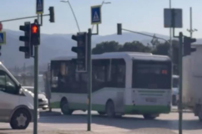Bursa’da özel halk otobüsü ters şeride girdi!