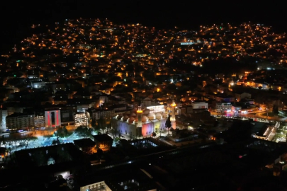 Bursa Ulu Cami'nin mahyası değişti