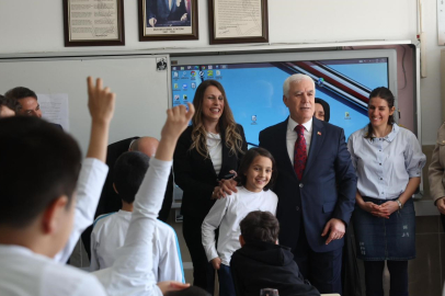 Arkadaşlarına söz verdi, Başkan Bozbey'i sınıfa getirdi