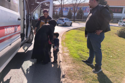 Kontrolden çıkan motosiklet devrildi : 4 yaralı