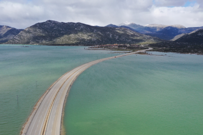 Sel suları altında kalan Antalya-Konya kara yolu yeniden ulaşıma açıldı
