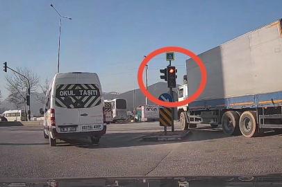 Bursa'da sürücüler kırmızı ışıkta durmadı