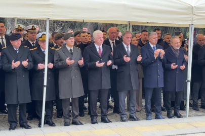 İstiklal Marşı'nın yazarı Mehmet Akif Ersoy, İstanbul'da kabri başında anıldı