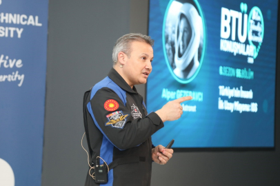 Türkiye'nin ilk astronotu Alper Gezeravcı BTÜ öğrencileriyle buluştu