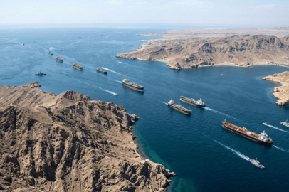 Savaş sürerken Hürmüz Boğazı'ndan ilk geçiş Türk gemisinden