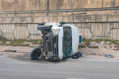 Kontrolden çıkan minibüs takla attı, sürücü yaralandı