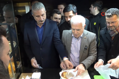 Başkan Bozbey sahurda vatandaşlarla buluştu