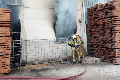 Bursa'da iş yeri sahibi yangına müdahale ederken yaralandı