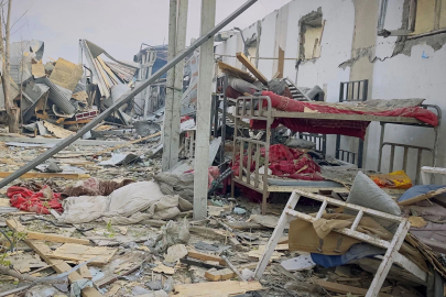 Hastaneyi bombaladılar: Ölü sayısı 400'e ulaştı