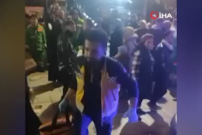 Bursa Ulu Camii'nde yoğunluk sebebiyle bir kadın baygınlık geçirdi