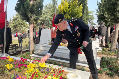 Çanakkale Zaferi'nin 111. yıl dönümü Bursa'daki şehitliklerde anıldı