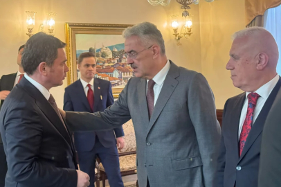 Bursa protokolü Valilik Binası'nda bayramlaştı