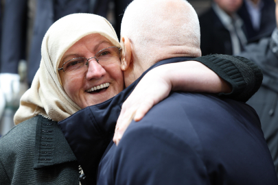 Başkan Bozbey çarşı esnafıyla bayramlaştı