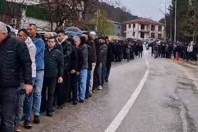 Bursa'da 1 kilometrelik bayramlaşma kuyruğu