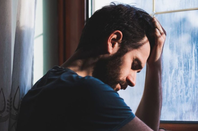 En fazla stres yaşayan grup genç yetişkinler