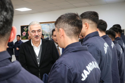 Vali Ayyıldız, İl Jandarma Komutanlığı'nda bayram kutladı