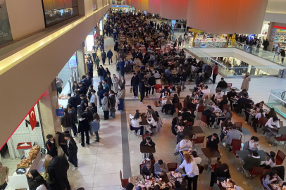 Bursa'da bayramın adresi AVM'ler oldu