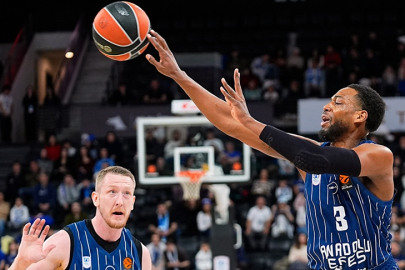 Anadolu Efes yarın Barcelona ile deplasmanda karşılaşacak