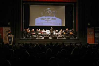 Olgun gençler, Yaşlılara Saygı Haftası'nda hünerlerini sergiledi