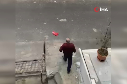 Yerde gördü, öperek yerine astı: İzleyenler duygulandı