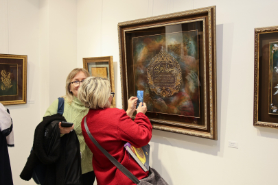 Bursa'da geleneksel sanatlara anlamlı katkı: "Zer-i Nâb" Tezhip Sergisi açıldı