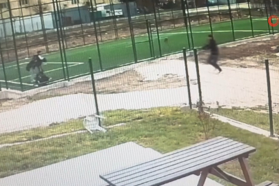 Çocuk parkında silahlı dehşet: Ateş açarak koştu