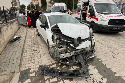 İnegöl'de otomobiller çarpıştı: 5 yaralı