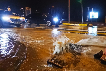Şanlıurfa'da selde mahsur kalan 10 kişilik aile kurtarıldı