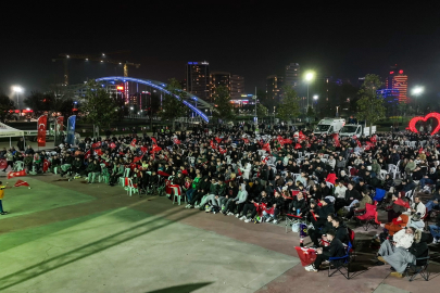 Bursa'da dev ekranda milli coşku