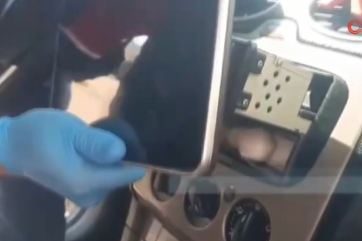 Bursa'da film gibi operasyon: Islak mendilden, aracın zulasına…