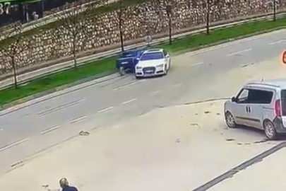 Bursa'da panik anları: Sürücüsüz otomobil ana yola daldı!