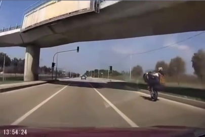 Bursa'da tehlikeli motosiklet şovu!