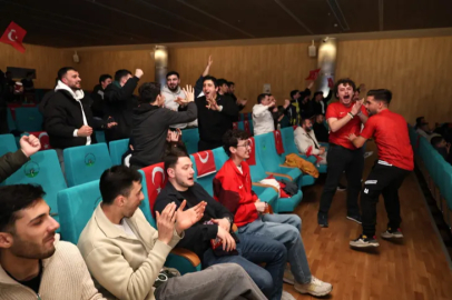 Milli maç heyecanı Bursa Osmangazi’de dev ekranda yaşandı
