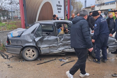 2 aracın karıştığı kazada 4’ü çocuk 9 kişi yaralandı